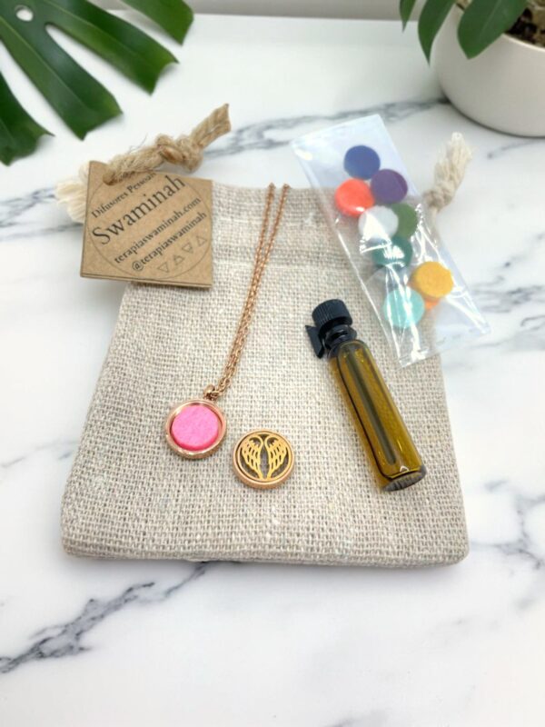 Colar difusor asas de anjo rose gold