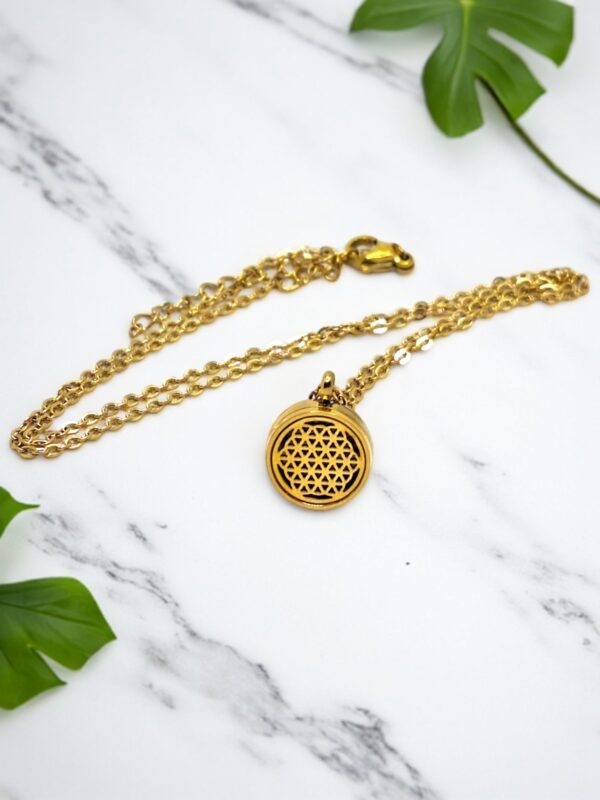 Colar aromaterapia flor da vida dourado com almofadas laváveis