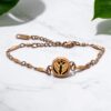 Pulseira Difusora Asas Rose gold é um Difusor pessoal, Ideal para usar óleos essenciais com estilo, equilíbrio e bem-estar.